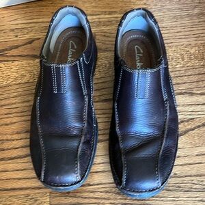 Clark’s Pickett brown oily color 10.5 M 
Leather,few scuff marks easy to polish